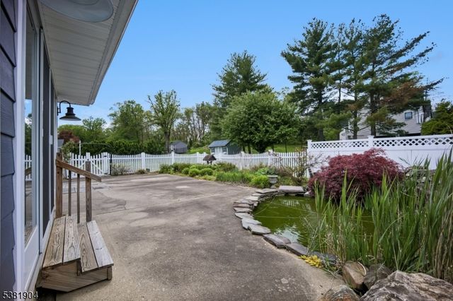 39 Wingate Dr, Livingston Twp., NJ 07039