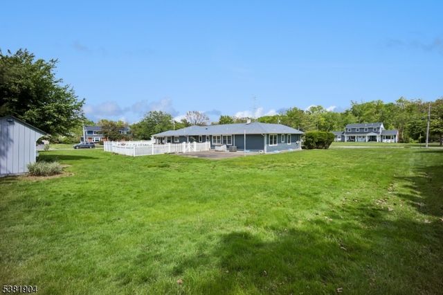 39 Wingate Dr, Livingston Twp., NJ 07039