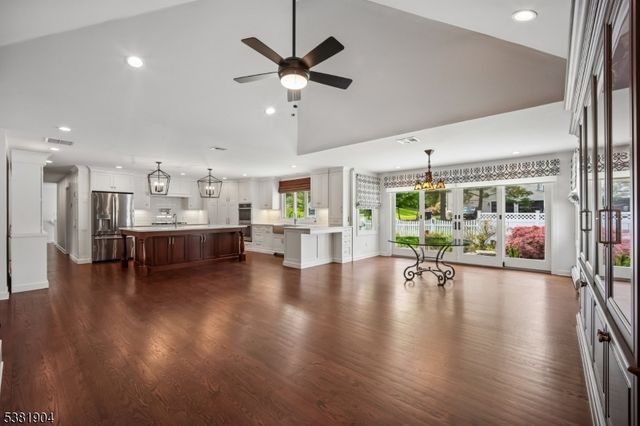 39 Wingate Dr, Livingston Twp., NJ 07039