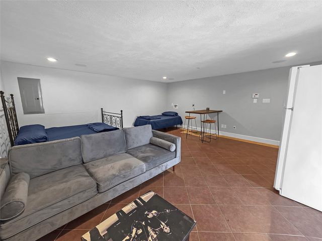 7013 Hemlock Street, Houston, TX 77087