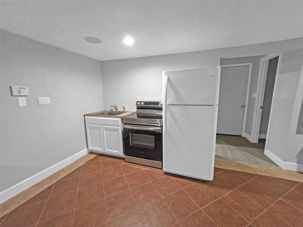 7013 Hemlock Street, Houston, TX 77087