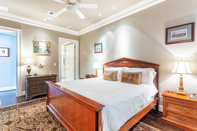 2525 N PEARL Street 1105, Dallas, TX 75201