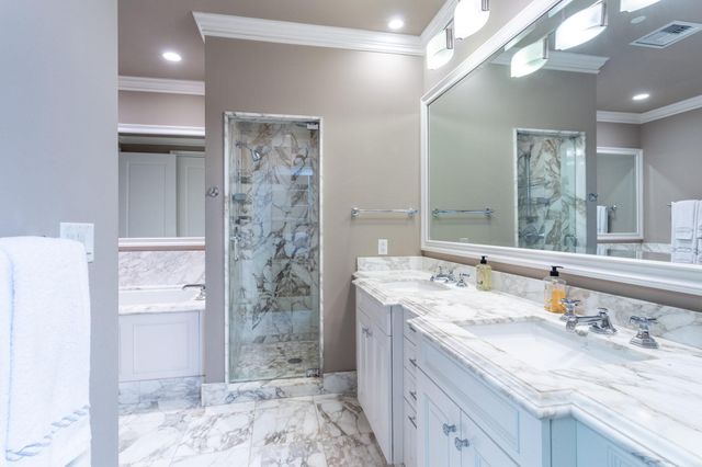 2525 N PEARL Street 1105, Dallas, TX 75201