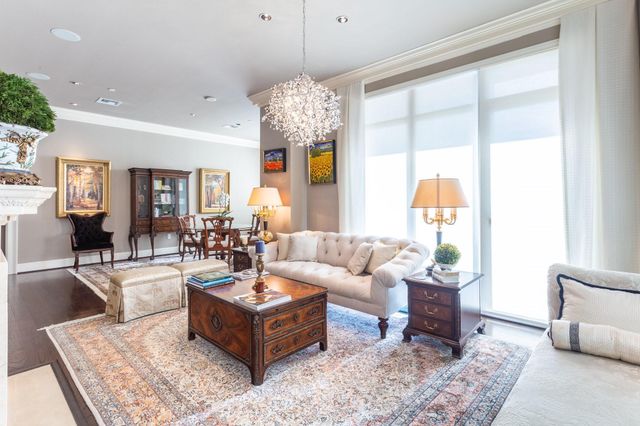 2525 N PEARL Street 1105, Dallas, TX 75201