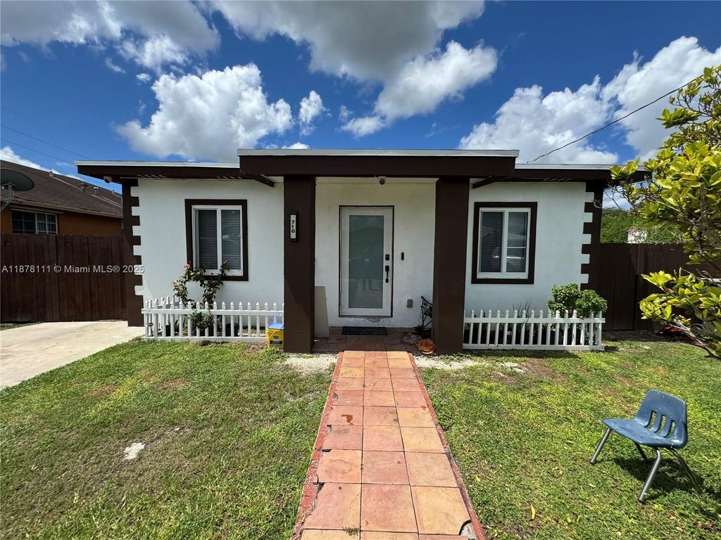716 SW 11th Ave, Homestead, FL 33030