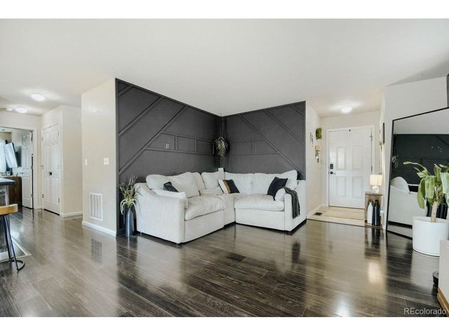 260 Lonewolf Dr, Brighton, CO 80603