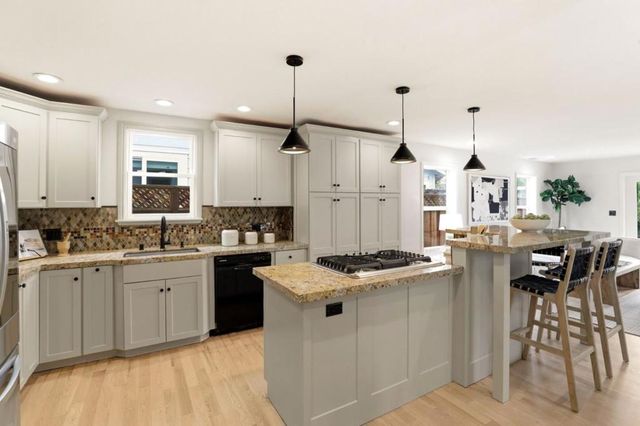 1440 Howard Avenue, San Carlos, CA 94070