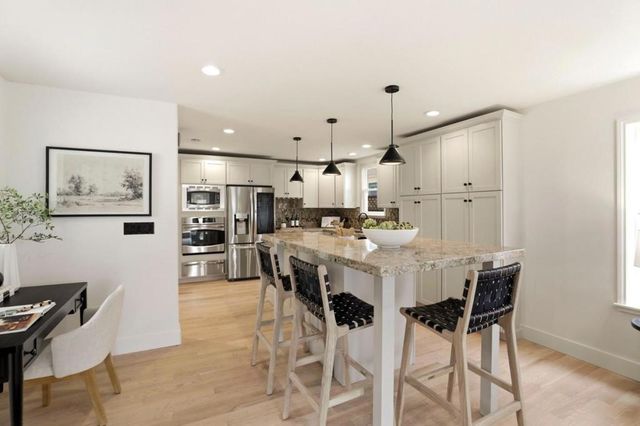 1440 Howard Avenue, San Carlos, CA 94070