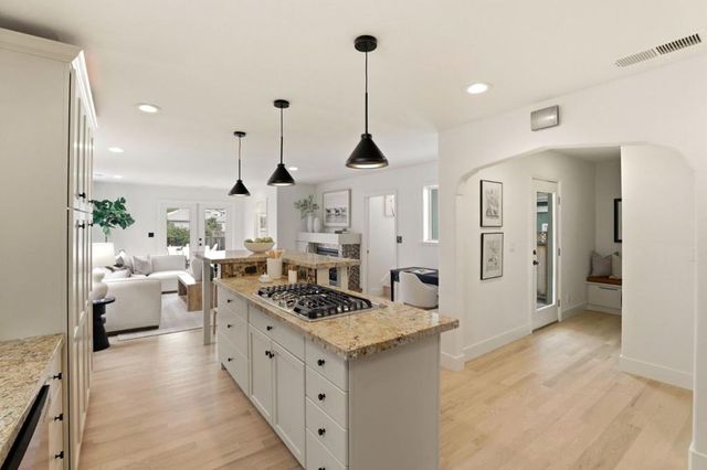 1440 Howard Avenue, San Carlos, CA 94070