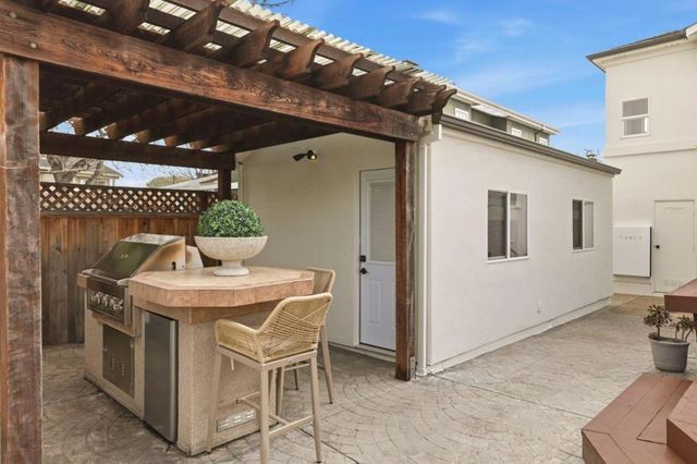 1440 Howard Avenue, San Carlos, CA 94070