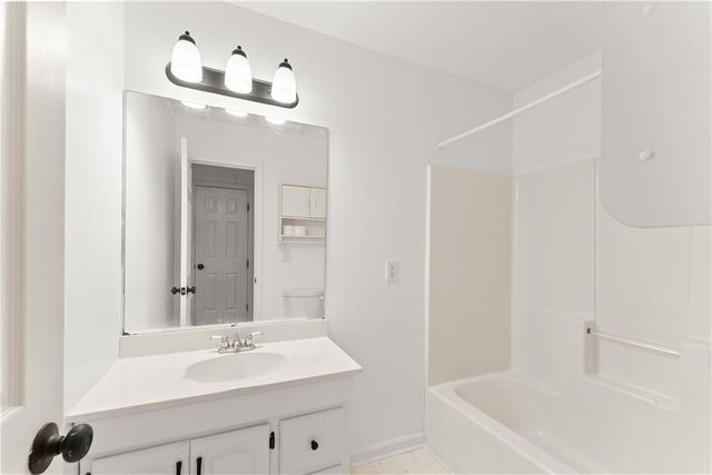 8615 Bayhill Drive, Gainesville, GA 30506