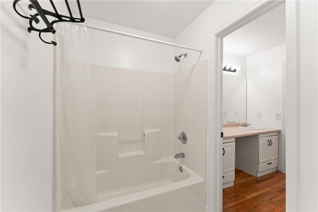 8615 Bayhill Drive, Gainesville, GA 30506