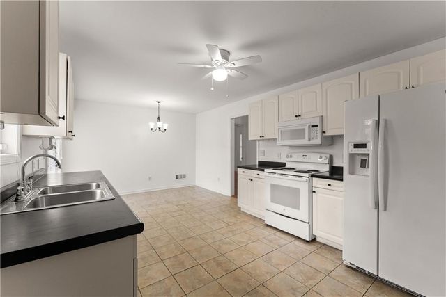 8615 Bayhill Drive, Gainesville, GA 30506