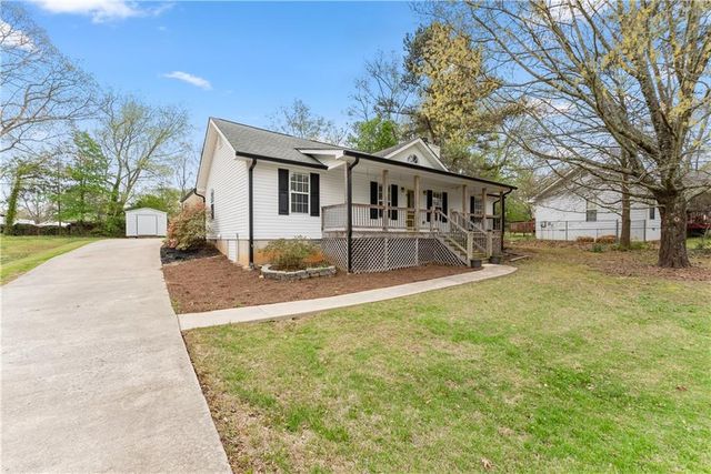 8615 Bayhill Drive, Gainesville, GA 30506