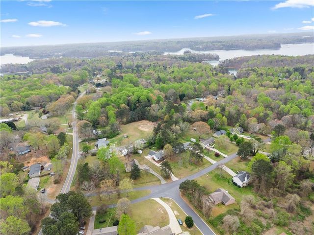 8615 Bayhill Drive, Gainesville, GA 30506