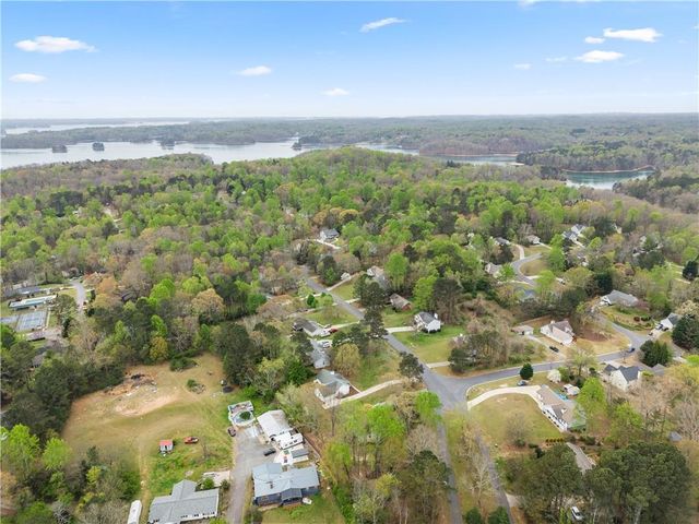 8615 Bayhill Drive, Gainesville, GA 30506