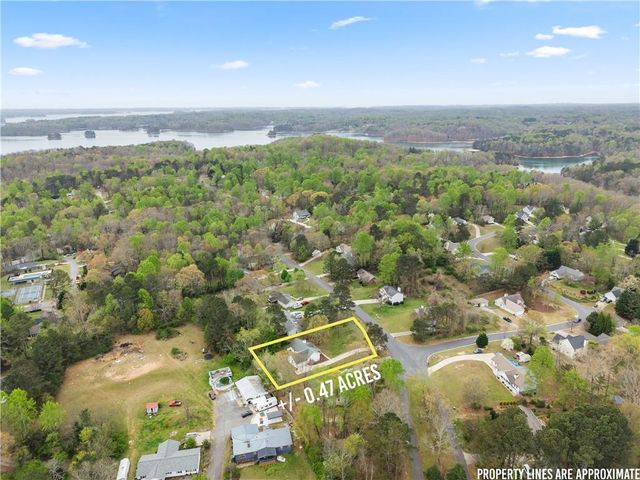 8615 Bayhill Drive, Gainesville, GA 30506