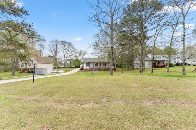 8615 Bayhill Drive, Gainesville, GA 30506