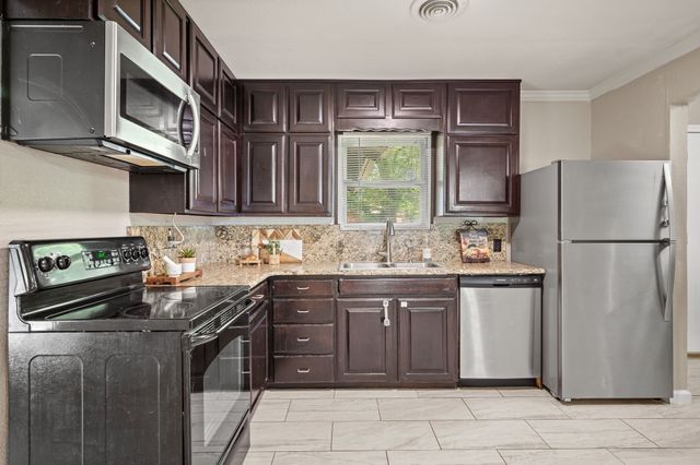 3154 Chamness Court, Haltom City, TX 76117