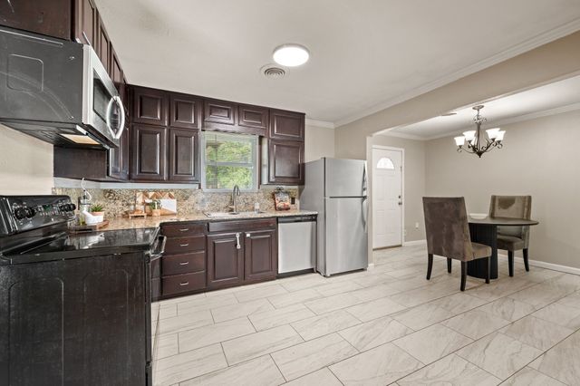 3154 Chamness Court, Haltom City, TX 76117