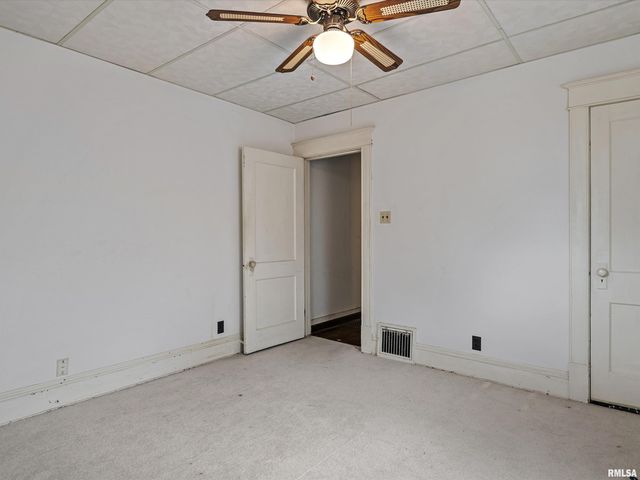621 Wood Avenue, Springfield, IL 62702