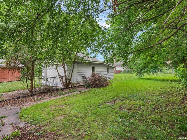 621 Wood Avenue, Springfield, IL 62702