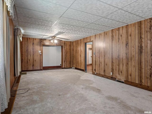 621 Wood Avenue, Springfield, IL 62702