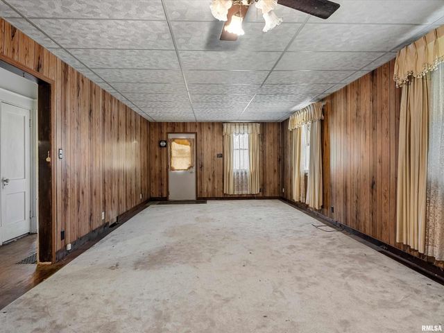 621 Wood Avenue, Springfield, IL 62702