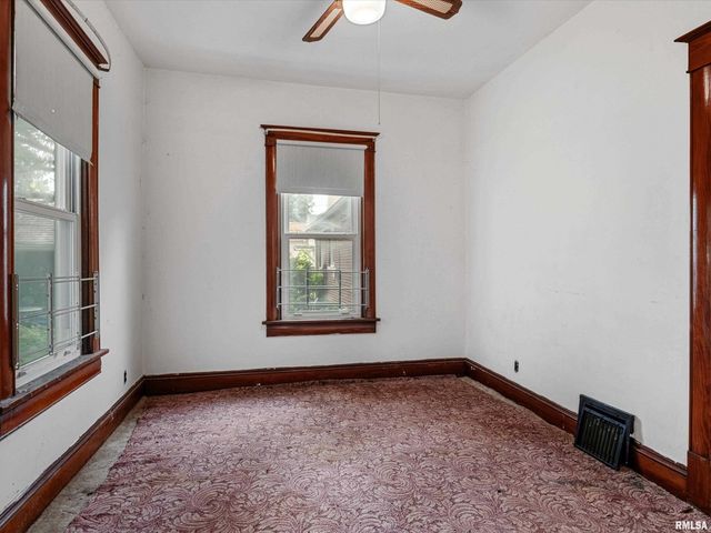 621 Wood Avenue, Springfield, IL 62702