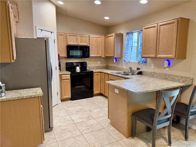 6728 W Nielsen Way, Golden Valley, AZ 86413