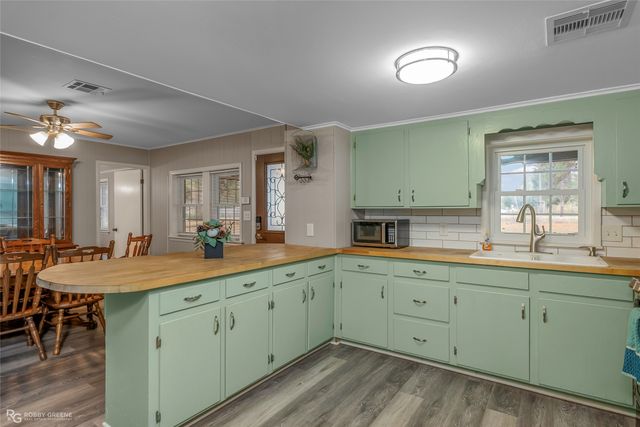 870 Barron Road, Keithville, LA 71047