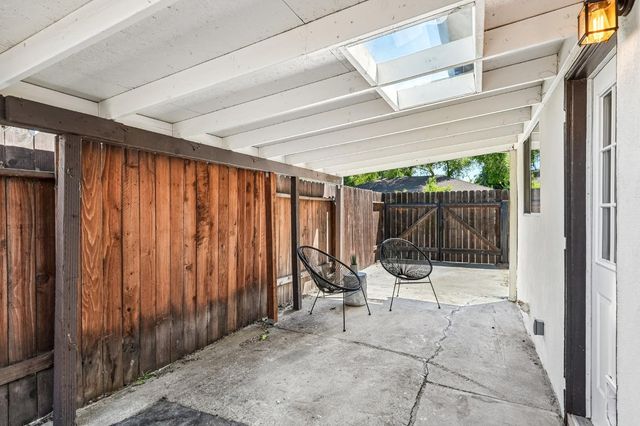 2097 20th Ave, Sacramento, CA 95822