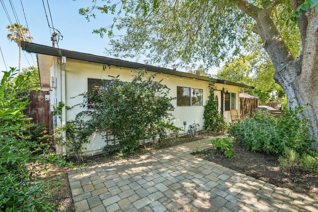 2097 20th Ave, Sacramento, CA 95822