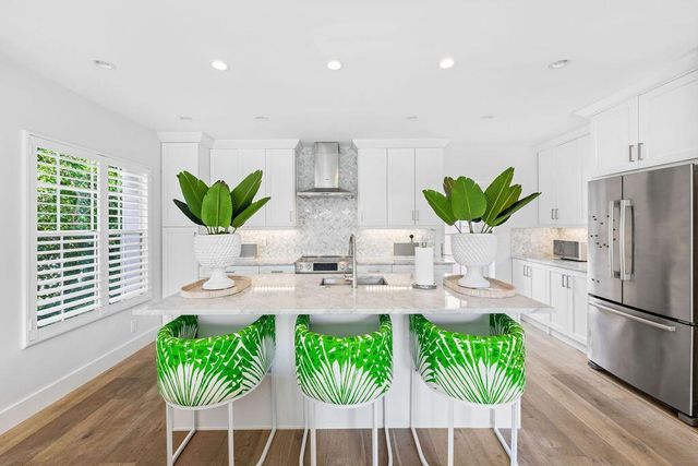 173 Peruvian Avenue 5, Palm Beach, FL 33480