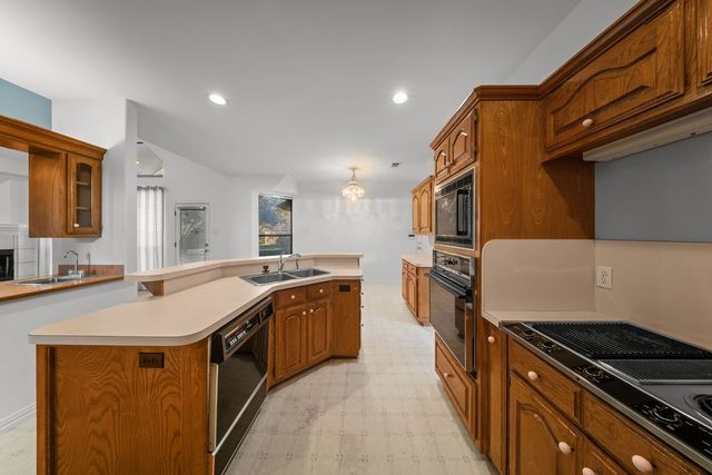 943 Fairway Drive, Duncanville, TX 75137