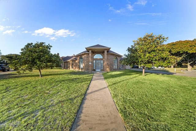 943 Fairway Drive, Duncanville, TX 75137