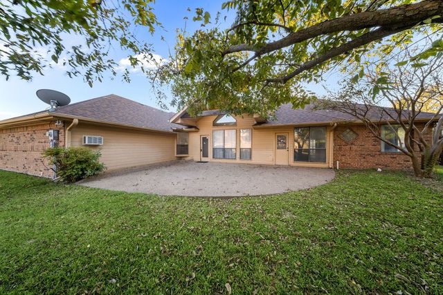 943 Fairway Drive, Duncanville, TX 75137