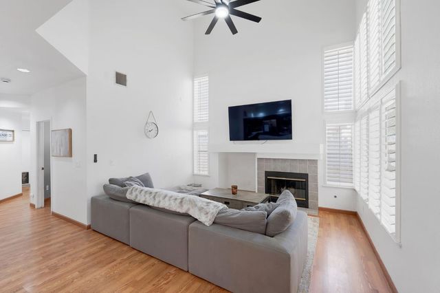 8675 Falmouth Way, Sacramento, CA 95823
