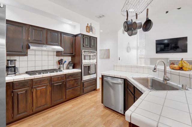 8675 Falmouth Way, Sacramento, CA 95823