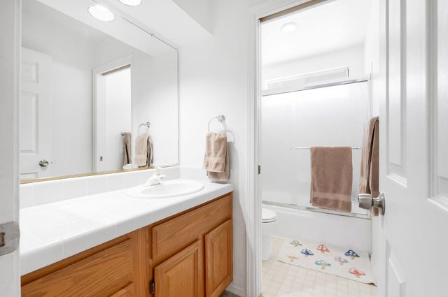 8675 Falmouth Way, Sacramento, CA 95823