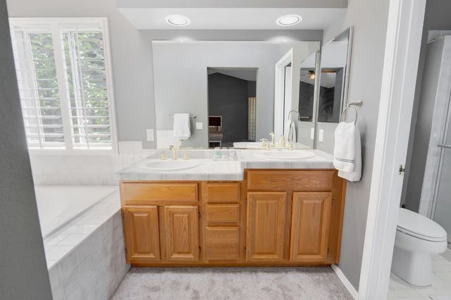 8675 Falmouth Way, Sacramento, CA 95823