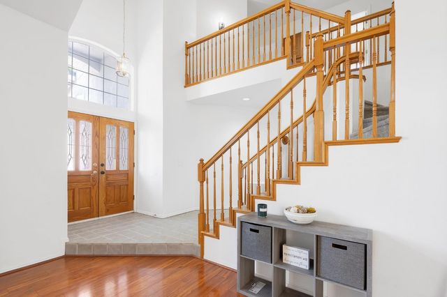 8675 Falmouth Way, Sacramento, CA 95823