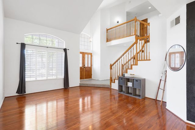 8675 Falmouth Way, Sacramento, CA 95823