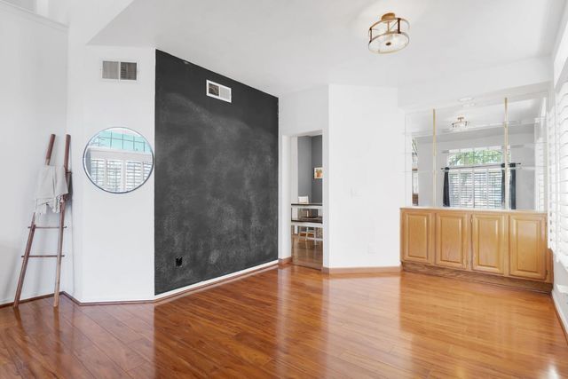 8675 Falmouth Way, Sacramento, CA 95823