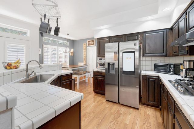 8675 Falmouth Way, Sacramento, CA 95823