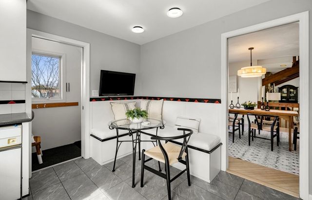 2 Rolleston Rd, Marblehead, MA 01945