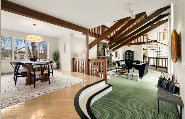 2 Rolleston Rd, Marblehead, MA 01945
