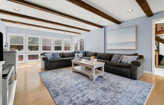 2 Rolleston Rd, Marblehead, MA 01945