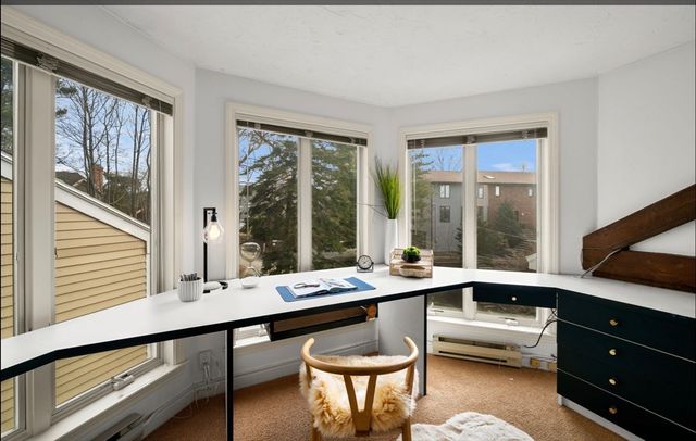 2 Rolleston Rd, Marblehead, MA 01945