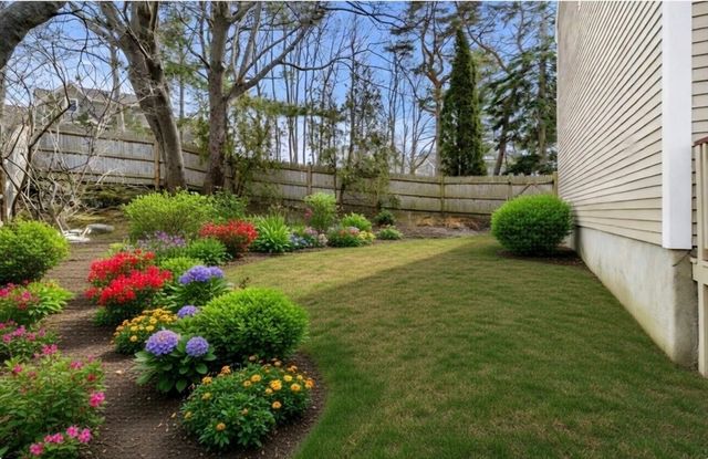 2 Rolleston Rd, Marblehead, MA 01945